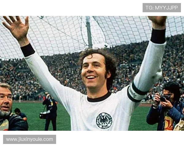 弗朗茨贝肯鲍尔传奇生涯与足球思想对现代足球发展的深远影响 弗朗茨贝肯鲍尔传奇生涯与足球思想对现代足球发展的深远影响