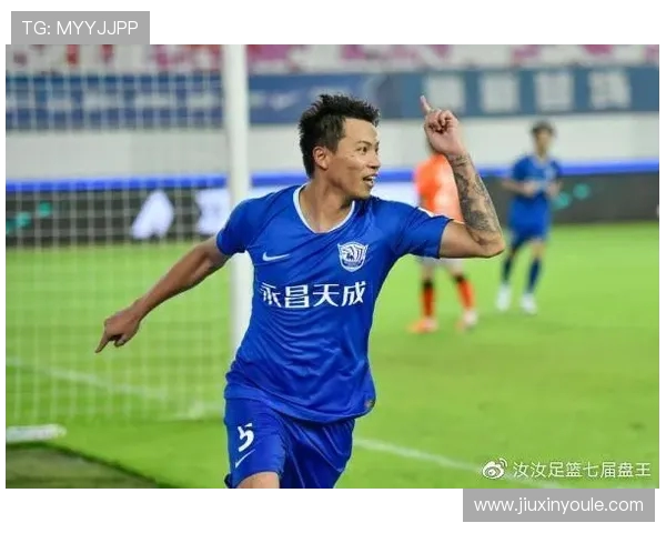 沧州雄狮主场鏖战劲旅全力冲击胜利展现球队拼搏精神