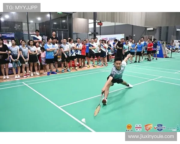 广州羽毛球队团队协作引发热议球员间默契与配合的争论与反思