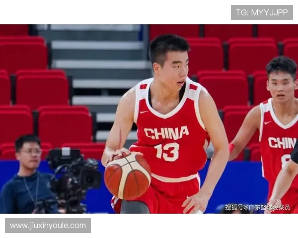 广东宏远迎强敌鏖战四节逆转取胜展现冠军底蕴与团队凝聚力