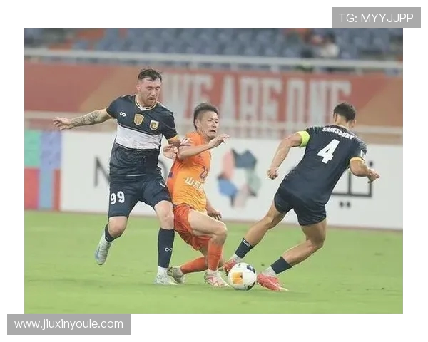 山东泰山鏖战劲敌巅峰对决再燃中超冠军争夺终极荣耀