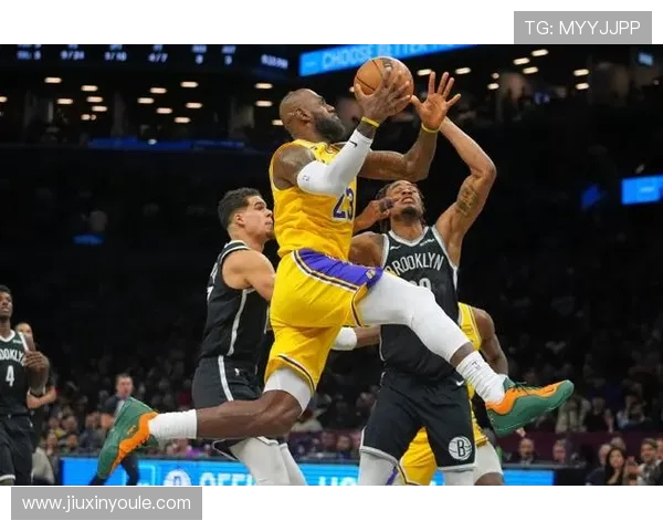 2002年湖人与篮网的巅峰对决回顾与精彩瞬间分析