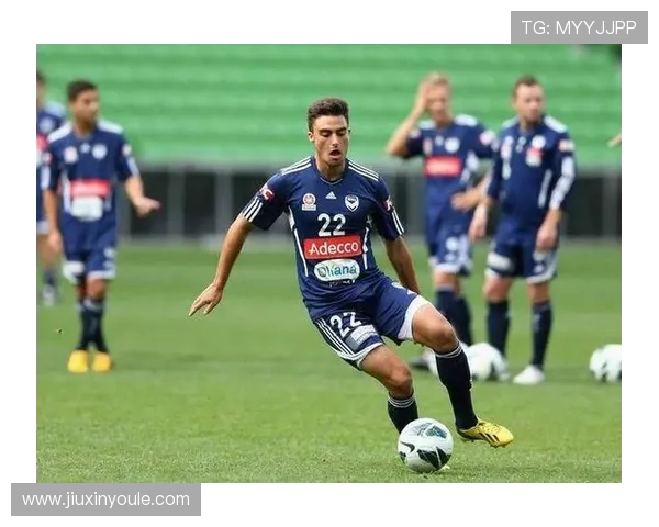 布里斯班狮吼与墨尔本的激烈对决展现澳超精彩瞬间